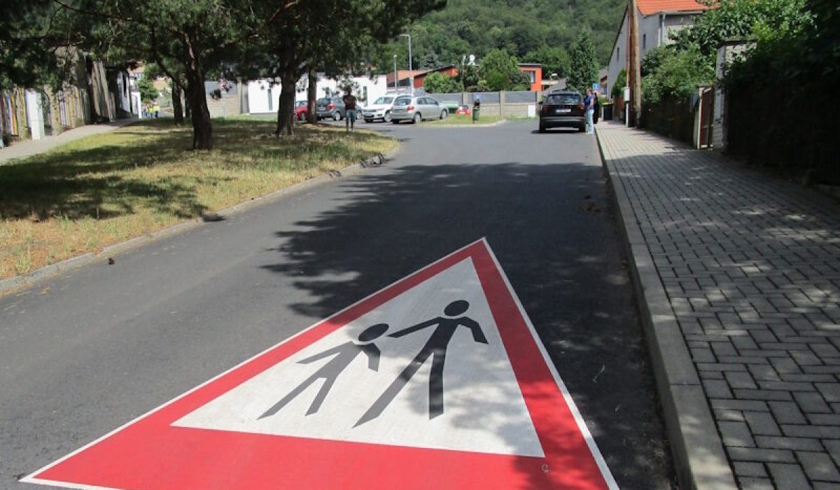 Dopravní značení Lípová ulice hlavní